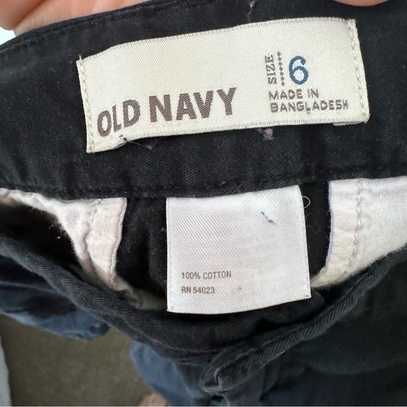 Old Navy Black Botton Shorts - Picture 4 of 6